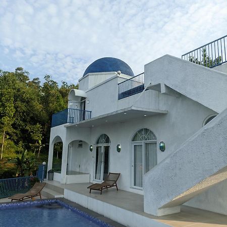 Villa Blue Door, Puncak Pondok Cipaseban Kültér fotó