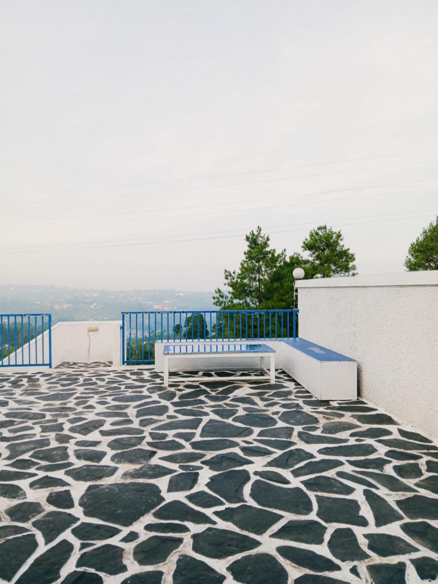 Villa Blue Door, Puncak Pondok Cipaseban Kültér fotó