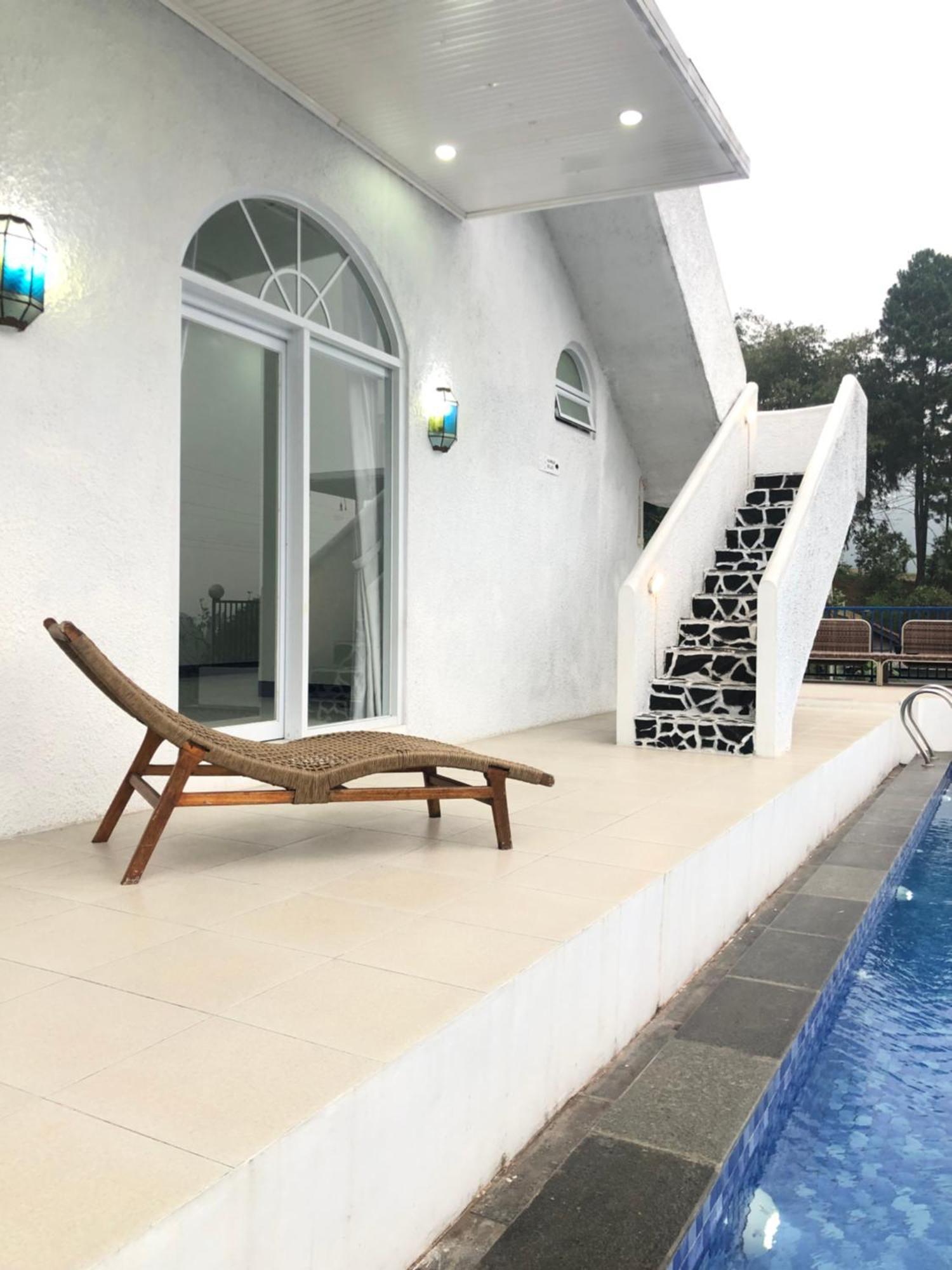 Villa Blue Door, Puncak Pondok Cipaseban Kültér fotó